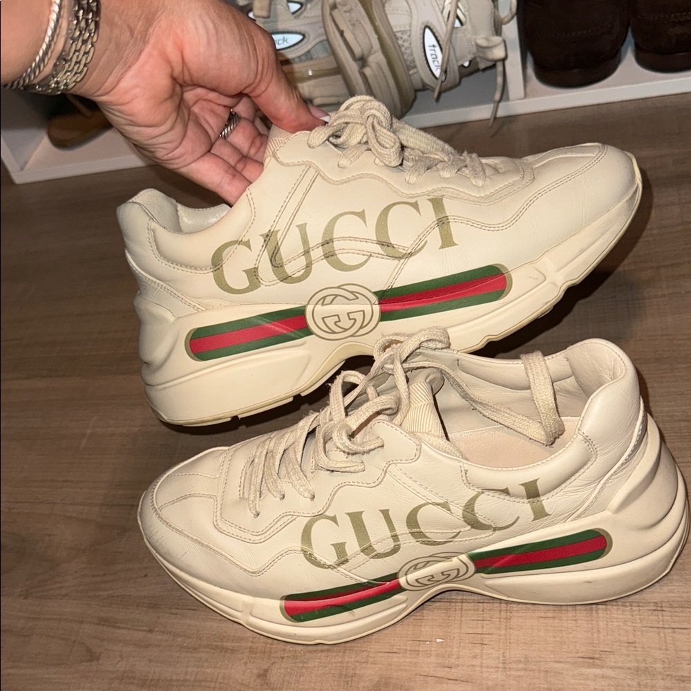 Gucci Men's Off-White Sneakers - Picture 2 of 4